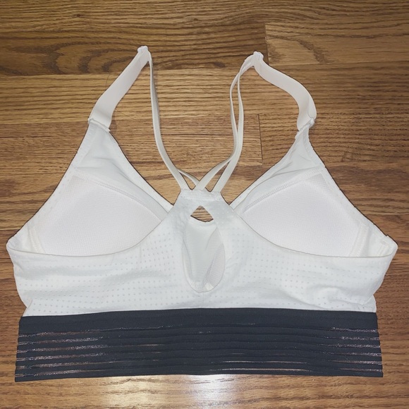 NWOT Victoria’s Secret Sports Bra - Picture 2 of 4